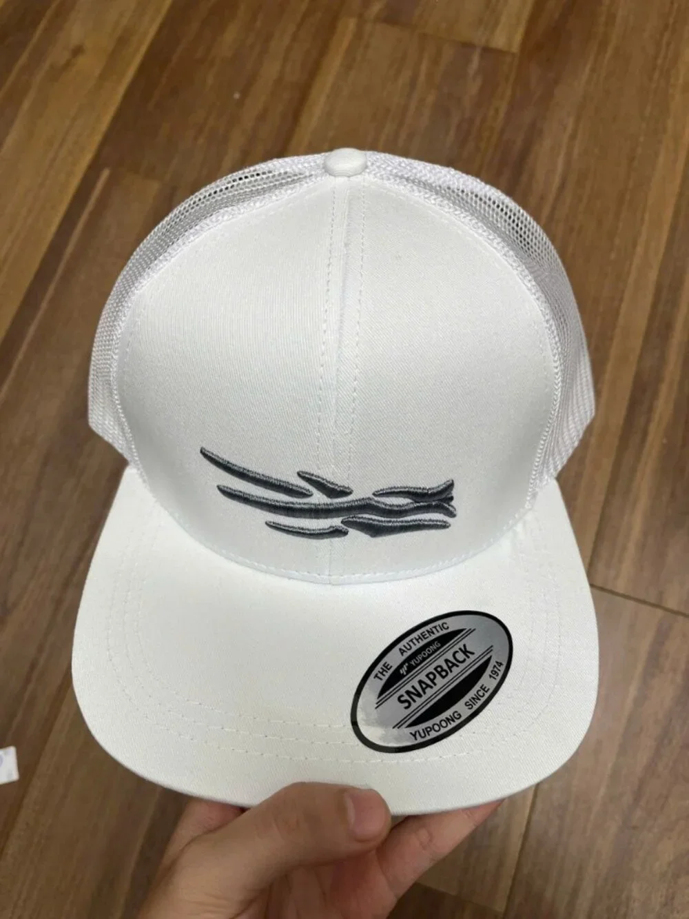 SITYA Embroidered Trucker Hat – White Mesh Snapback Cap with Gray Y2K